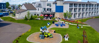 Park Point Marina Inn