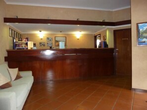 Reception - The Miners Rest Motel (Somerville)