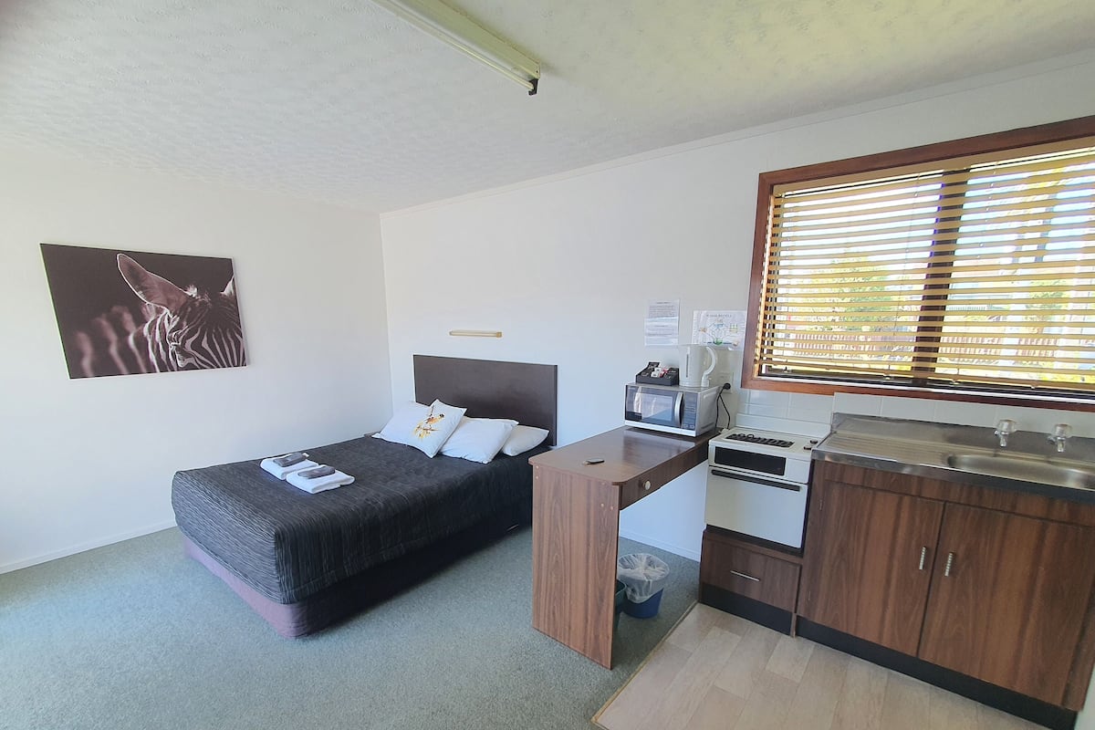 Studio | Een bureau, gratis wifi, beddengoed