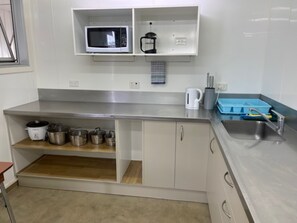 Frigobar, microondas, tetera/pava eléctrica, tostadora