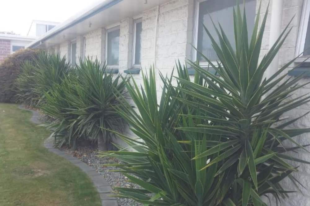 Raymar Motor Inn