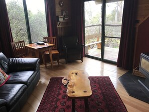 Mountain View Spa | Living area | TV, DVD player - Cradle Highlander (Cradle Mountain)