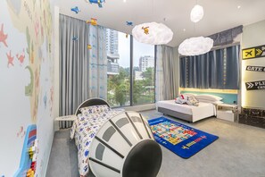 Travelers Dream Themed Room (Free breakfast for maximum 3 person) | In-room safe, desk, blackout drapes, iron/ironing board