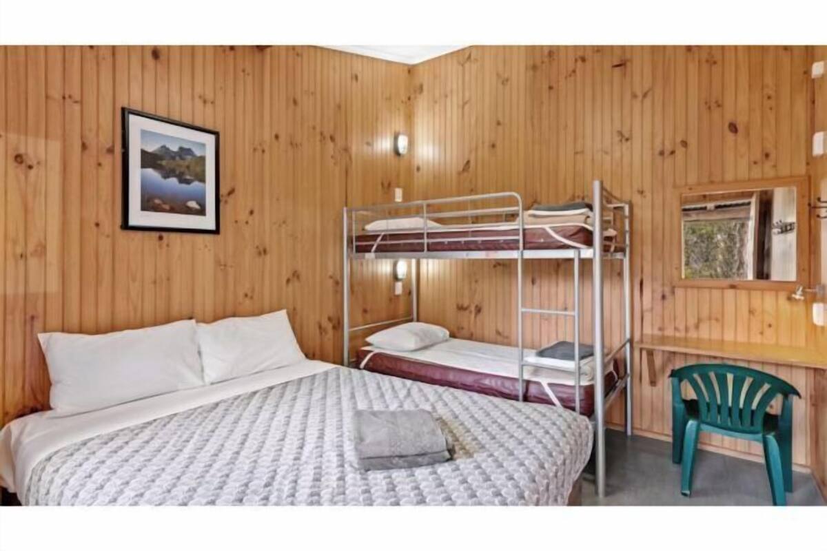 1 bedroom, blackout drapes, bed sheets