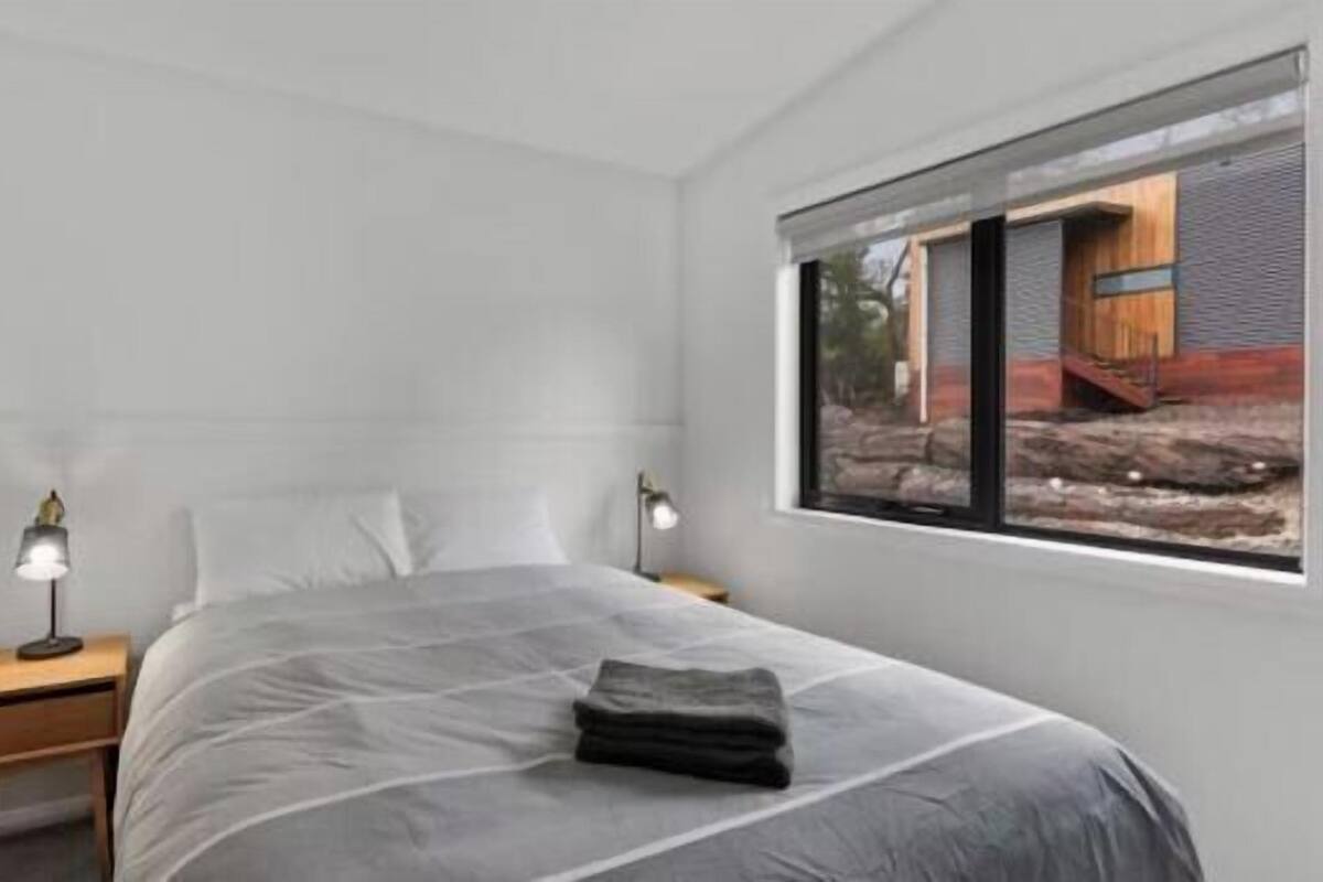 Blackout drapes, bed sheets