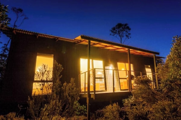 Superior 2 Bedroom Spa Chalet - Sleeps 4 | Blackout drapes, bed sheets