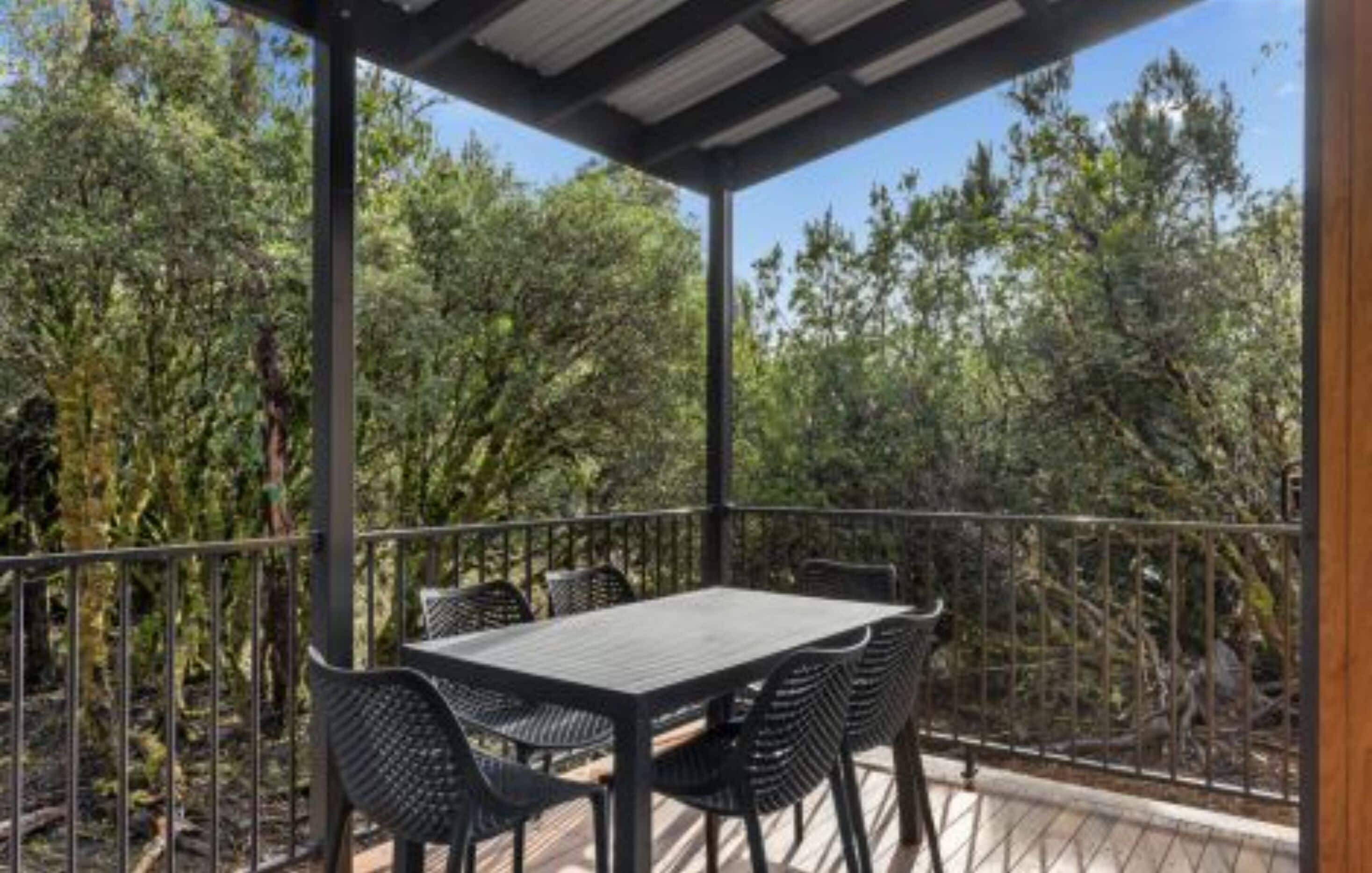 Deluxe 2 Bedroom Cabin - Sleeps 4 | Terrace/patio