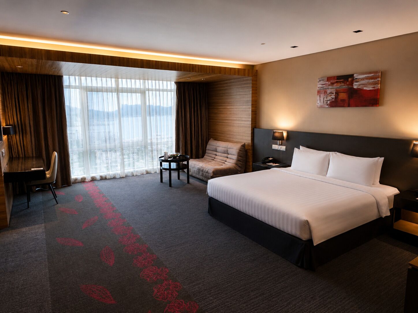 Deluxe Room, 1 King Bed | City view