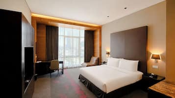 Superior Room, 1 King Bed | In-room safe, desk, laptop workspace, blackout drapes