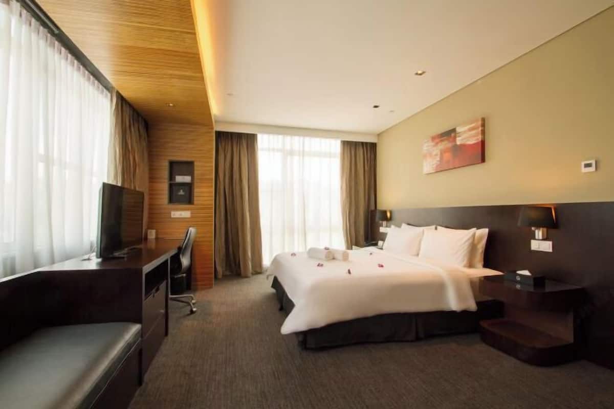 In-room safe, desk, laptop workspace, blackout curtains