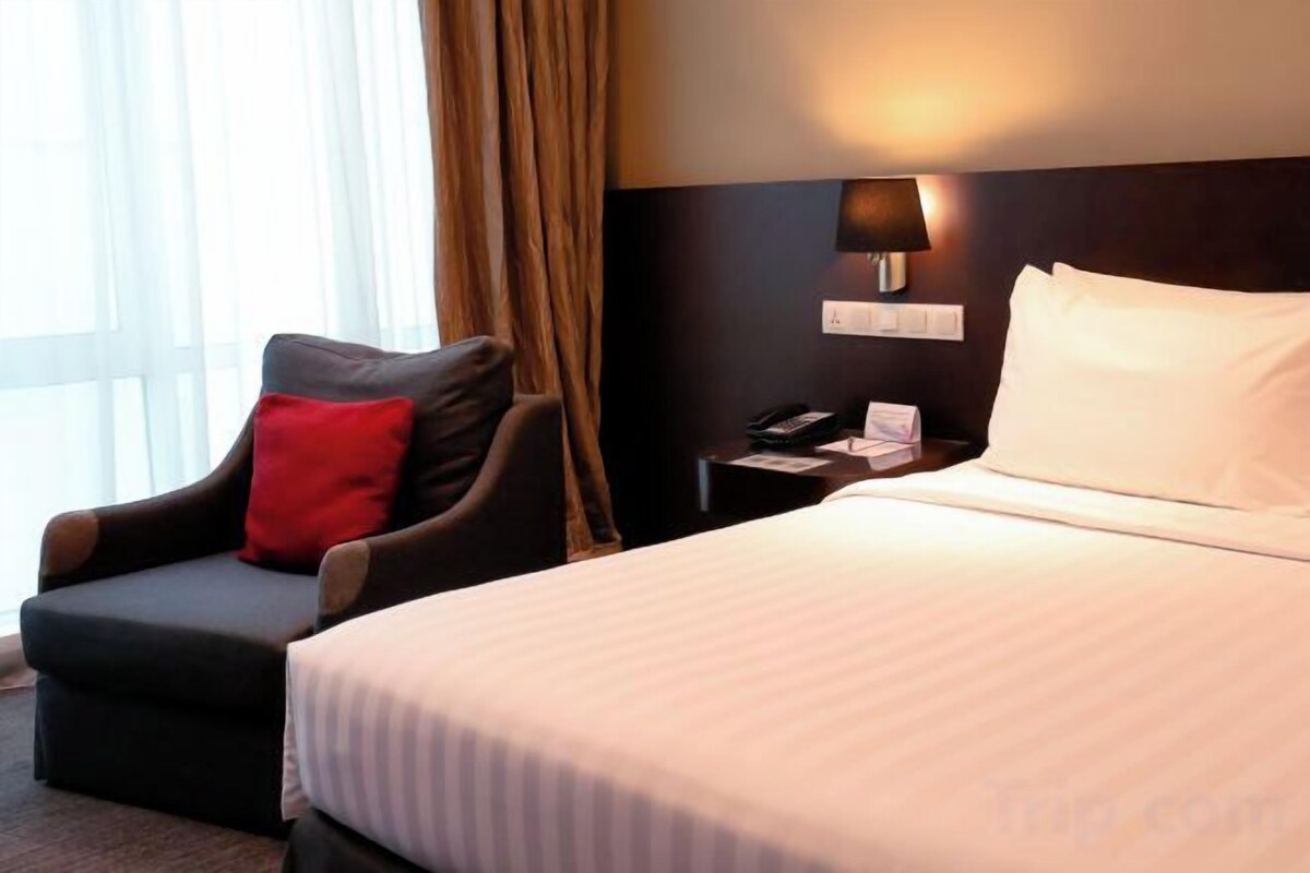 In-room safe, desk, laptop workspace, blackout drapes