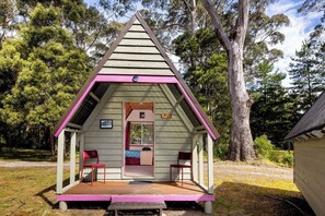 Basic Shared Dormitory | Premium bedding, free WiFi, bed sheets - BIG4 Strahan Holiday Retreat (Strahan)