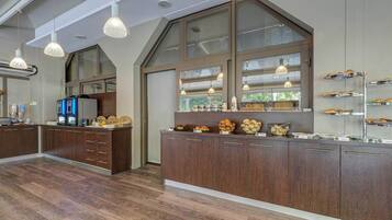 Desayuno buffet todos los días (con cargo)