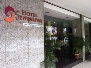 Property entrance - Hotel Sempurna (Kuala Lumpur)