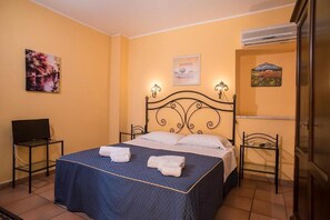 Blackout drapes, soundproofing, free WiFi, bed sheets - Residence Dei Baroni (Syracuse)