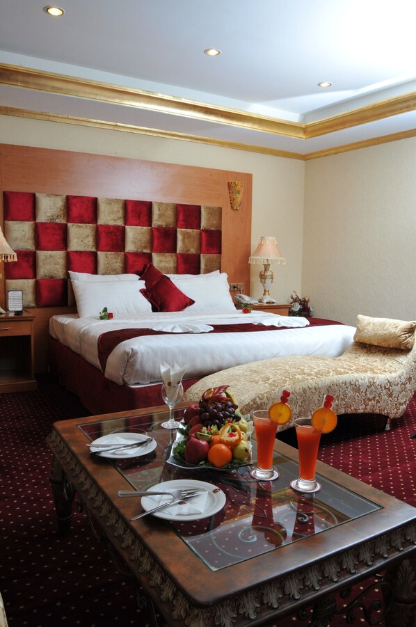 Single Room | Living area