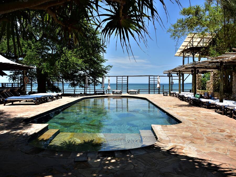 Outdoor pool, free cabanas, pool umbrellas