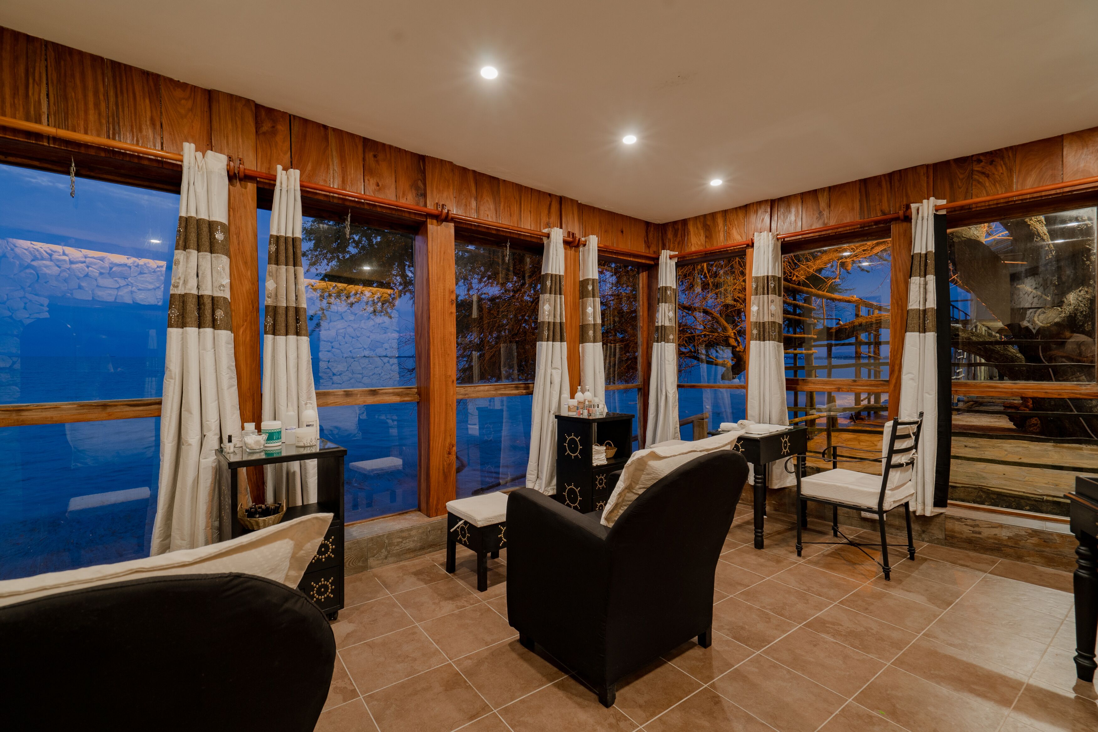 Body treatments, deep-tissue massages, beach massages, body wraps