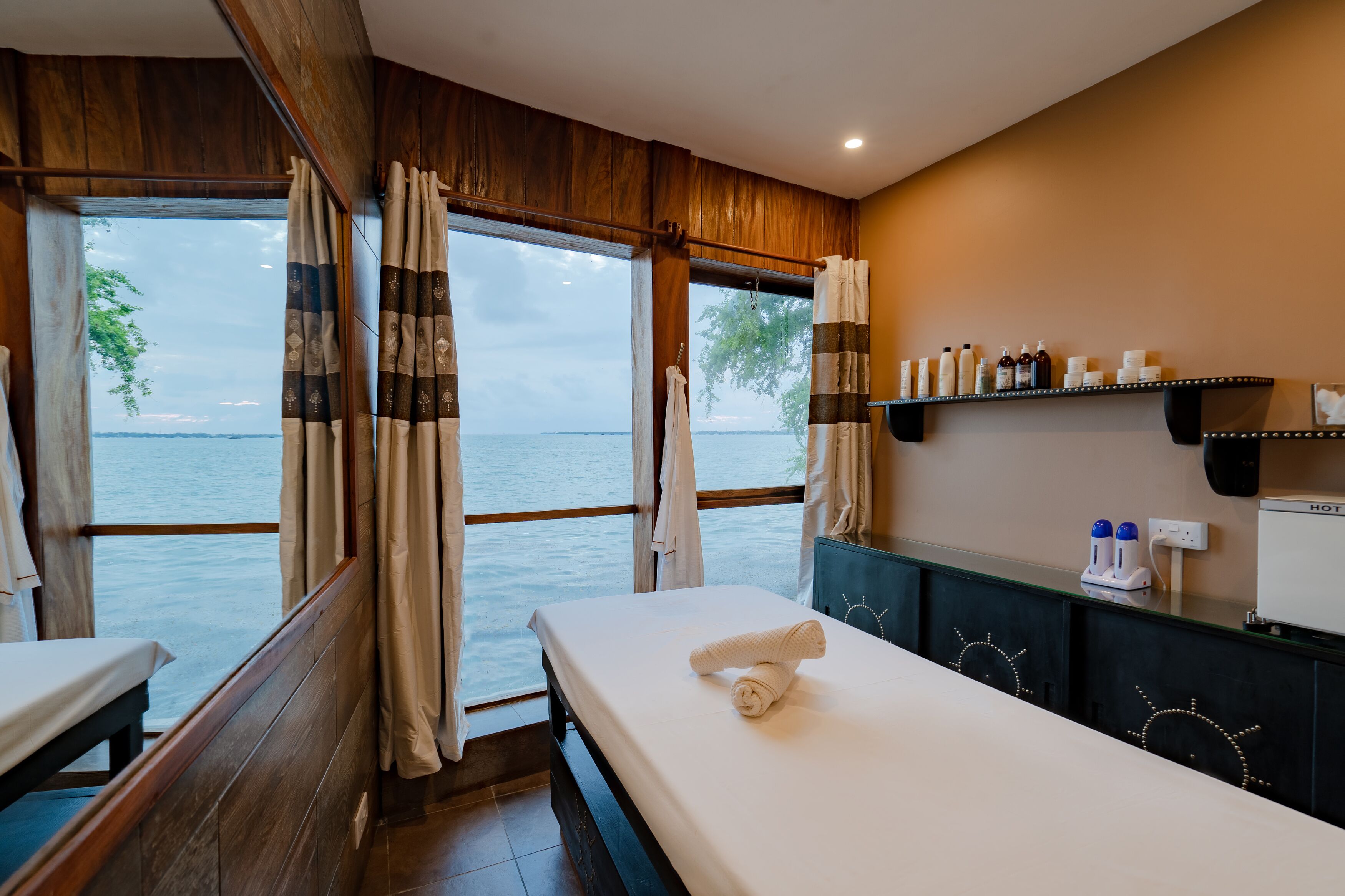 body treatments, deep-tissue massages, massages on the beach, body wraps