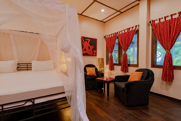 ห้องคลาสสิก | ตู้นิรภัยในห้องพัก, โต๊ะทำงาน, Wi-Fi ฟรี, ห้องพักตกแต่งอย่างมีเอกลักษณ์
