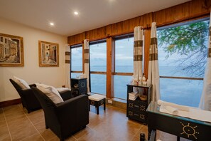 Kroppsbehandlinger, dypvevsmassasje og massasje på stranden