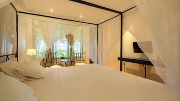 In-room safe, desk, free WiFi, individually decorated