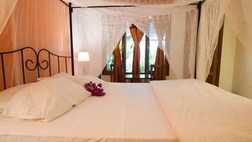 Double Room | In-room safe, individually decorated, individually furnished, desk