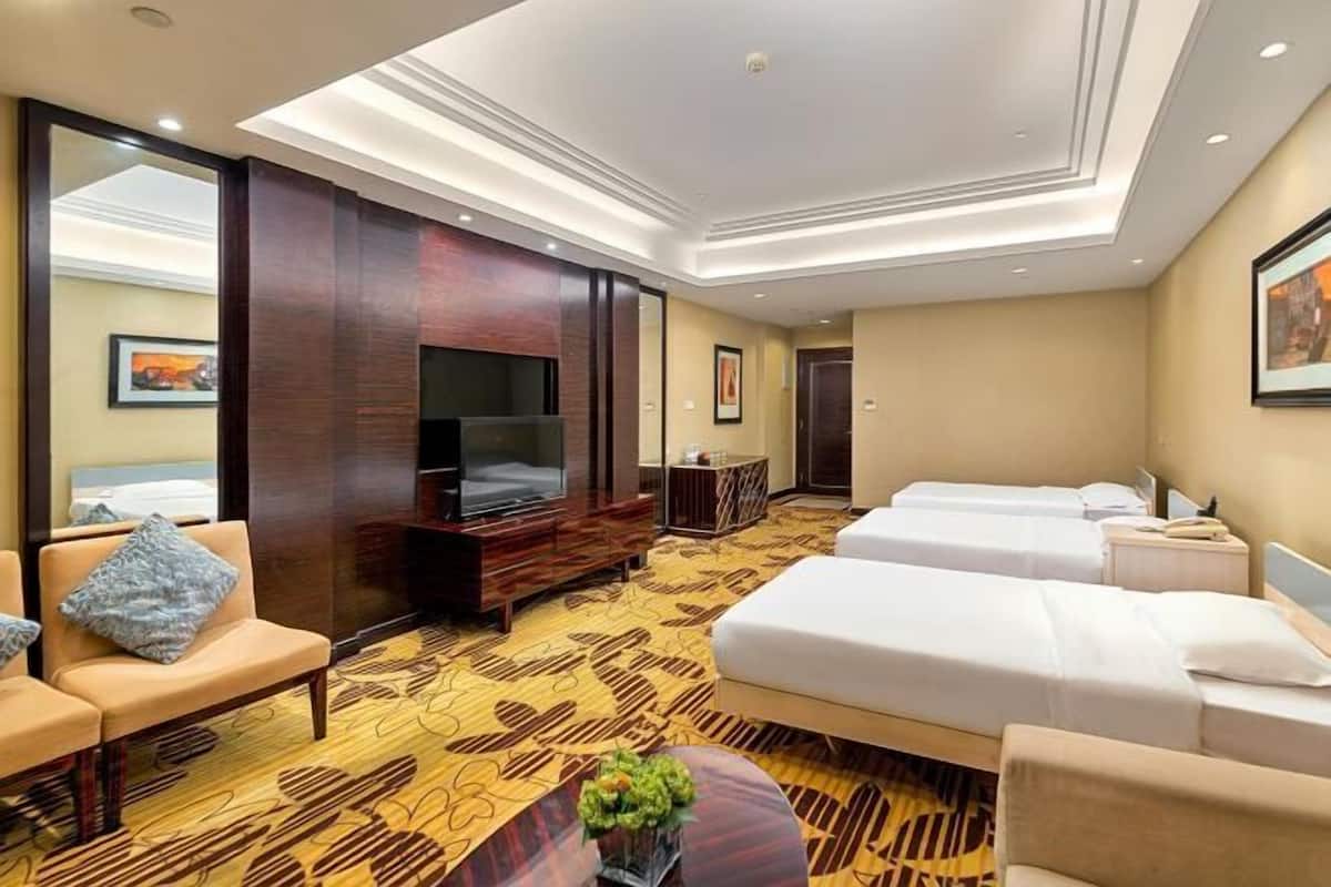 Minibar, in-room safe, desk, soundproofing