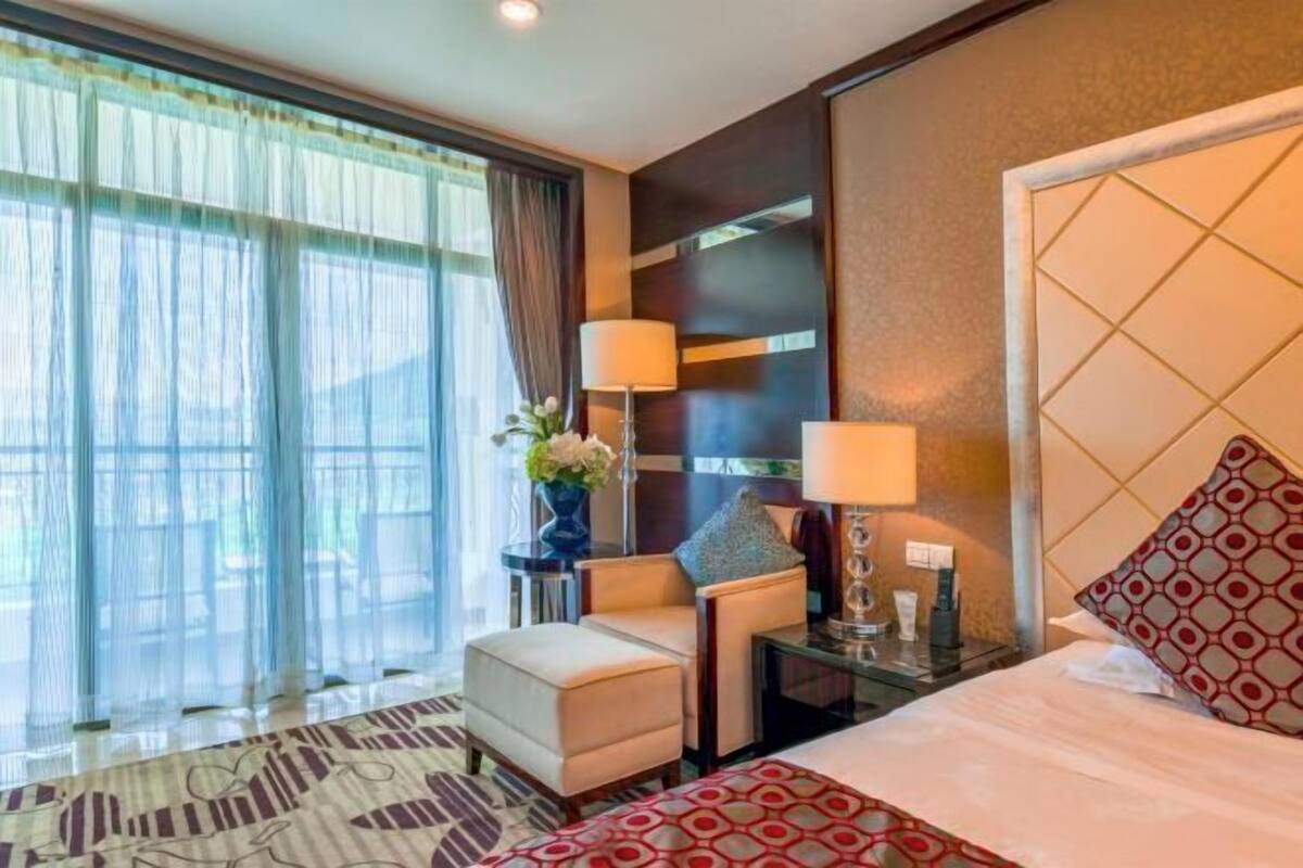Minibar, in-room safe, desk, soundproofing