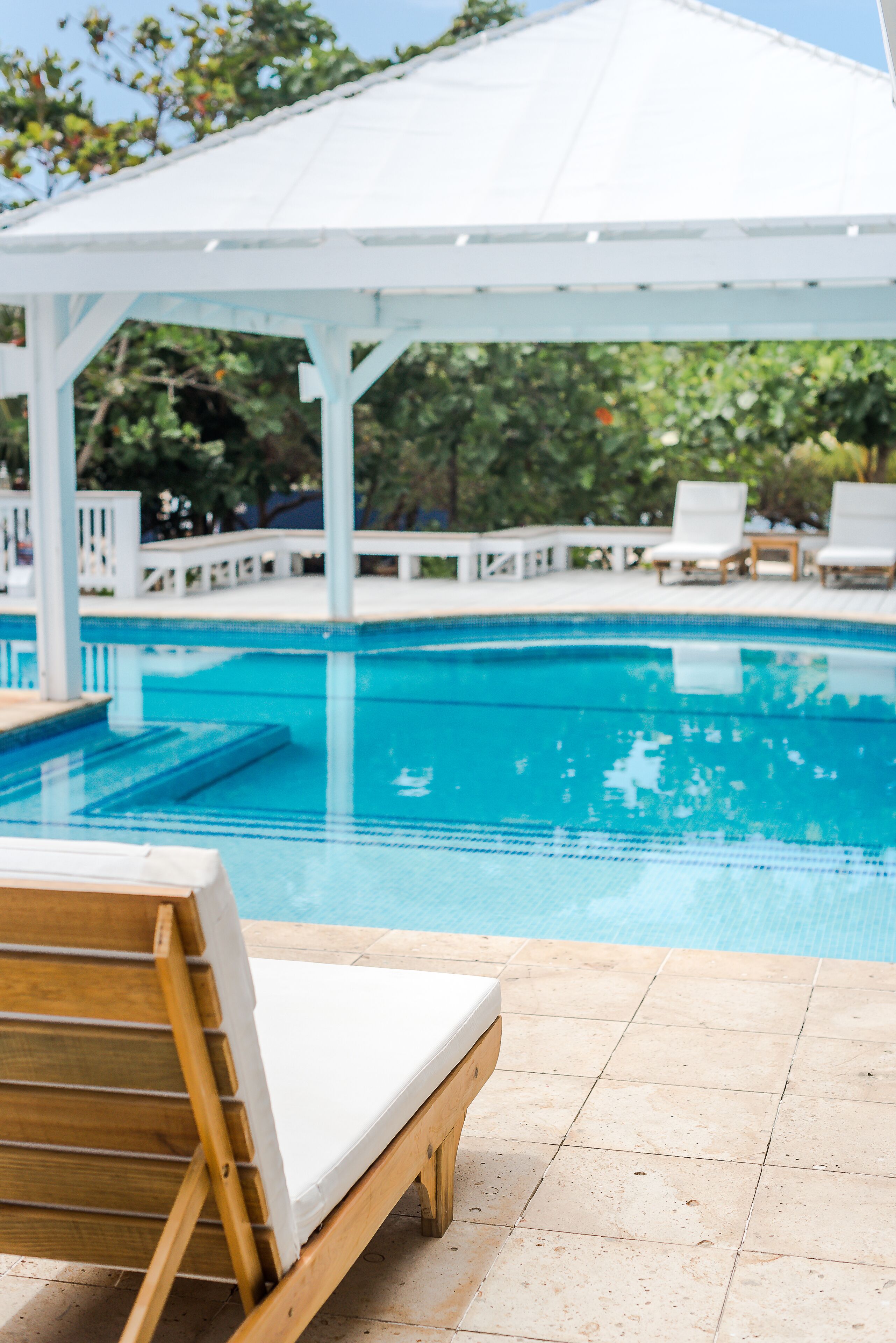 outdoor pool, pool loungers