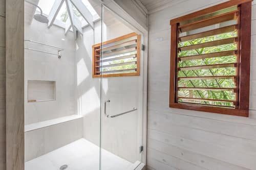Villa, 2 Bedrooms, Oceanfront | Bathroom