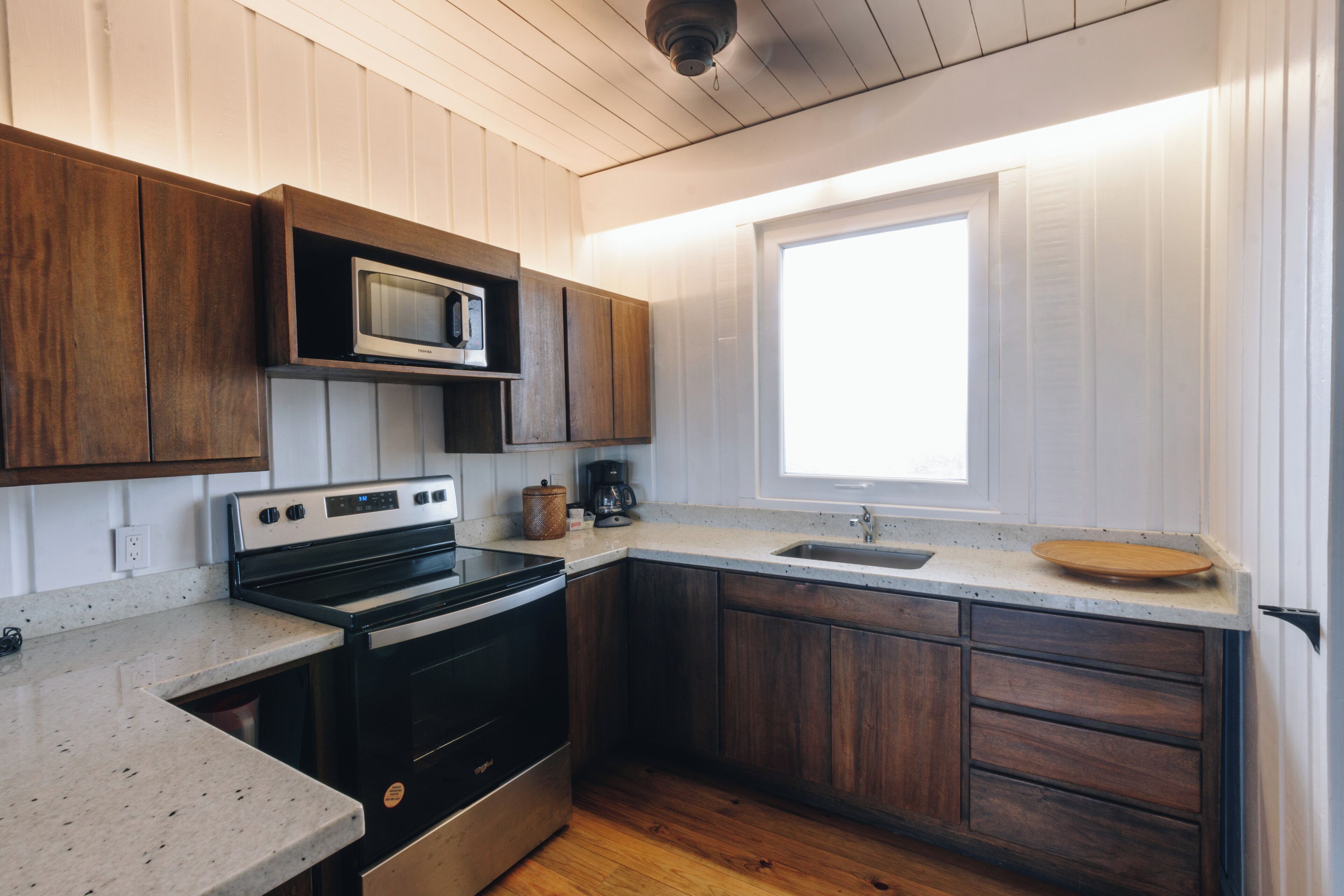 suite, 2 bedrooms, ocean view | private kitchen | microwave, coffee/tea maker, blender, cookware/dishes/utensils