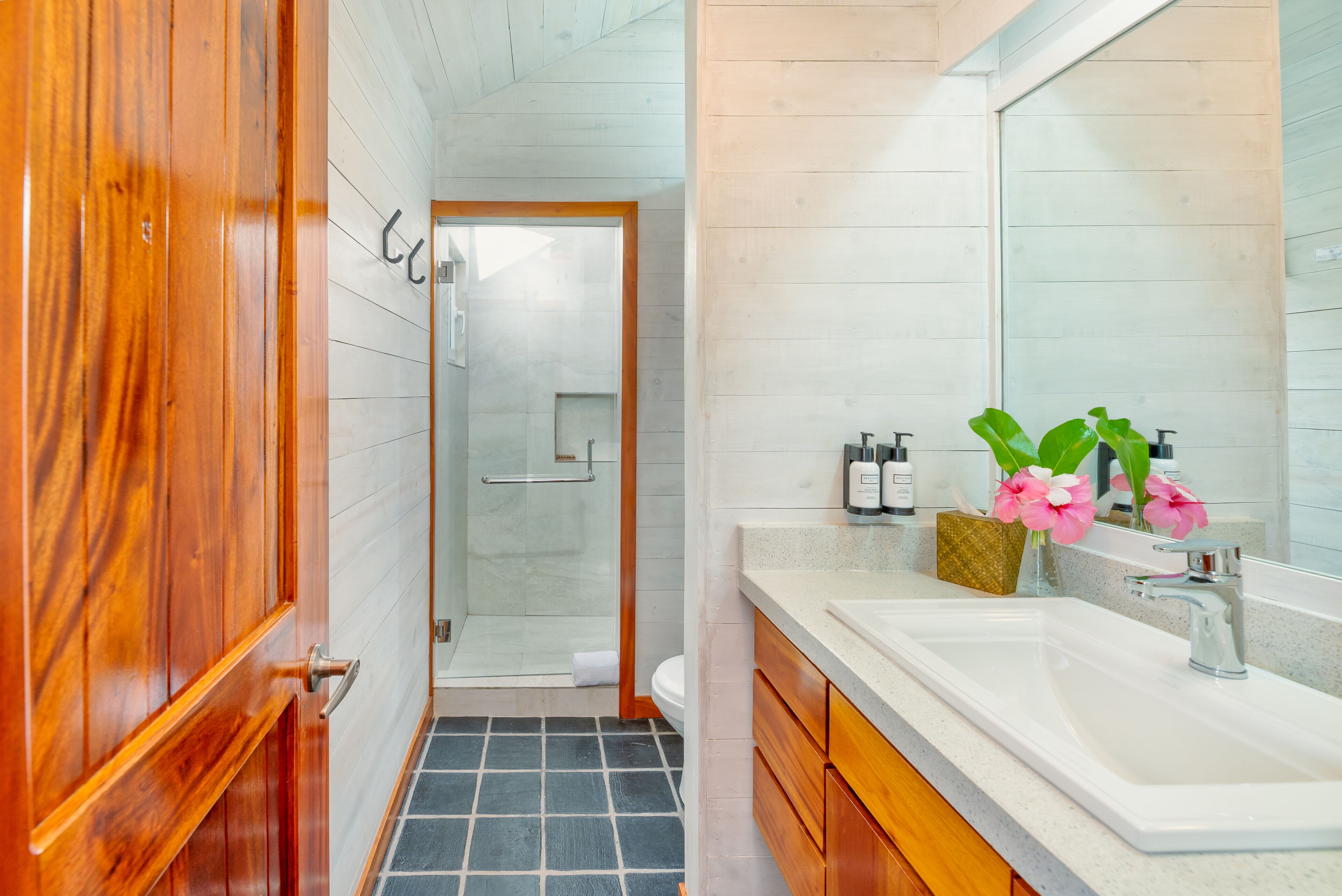 deluxe villa, beach view | bathroom | shower, designer toiletries, hair dryer, towels