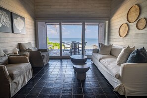 Villa, 2 chambres, en front de mer | Salle de séjour