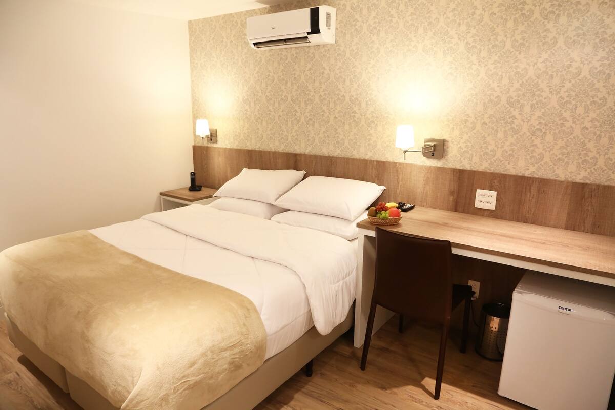 Appartement Standard | Rideaux occultants, fer et planche à repasser, Wi-Fi gratuit