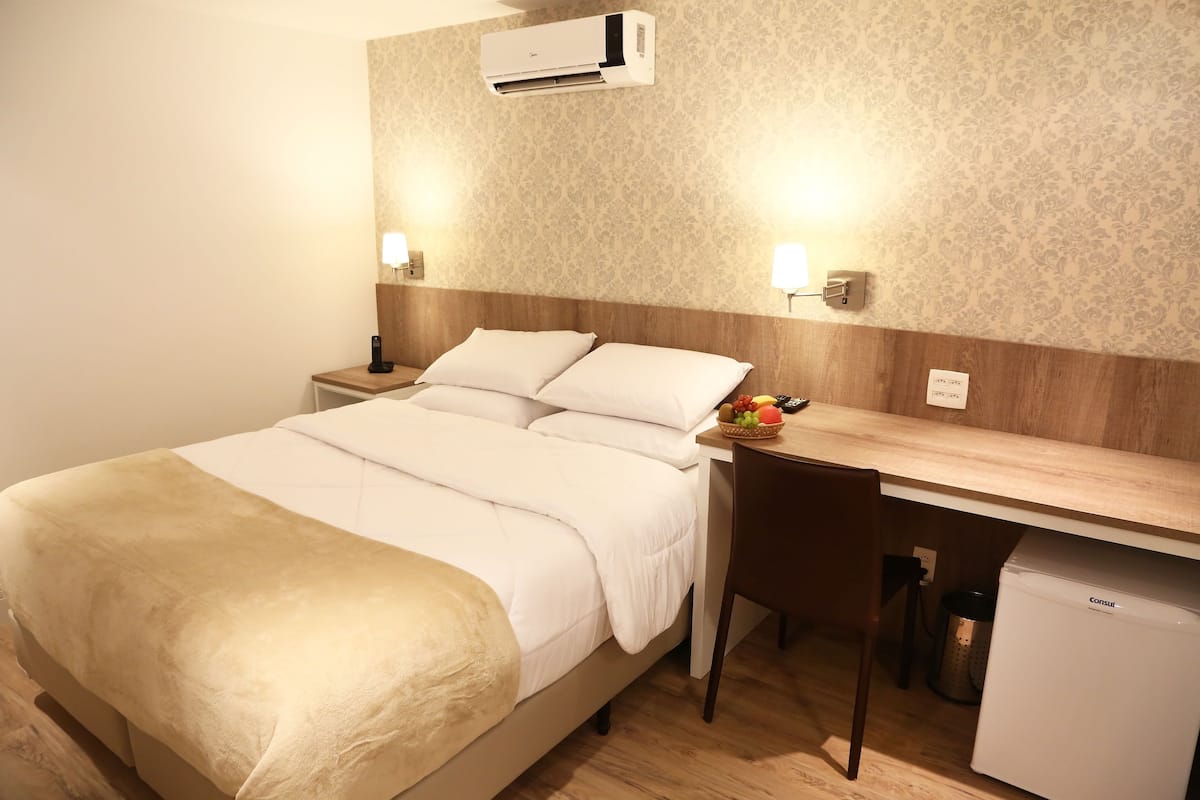 Standard Apartment | Blackout drapes, iron/ironing board, free WiFi