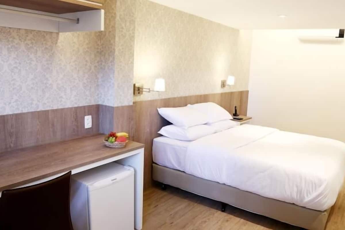 Appartement Supérieur | Rideaux occultants, fer et planche à repasser, Wi-Fi gratuit
