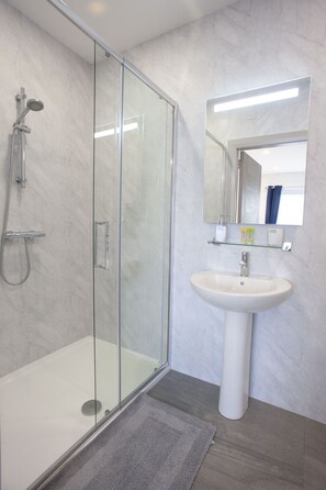 Bathroom - Causeway B & B (Bushmills)