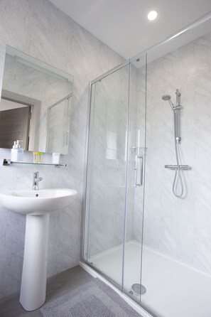Bathroom - Causeway B & B (Bushmills)