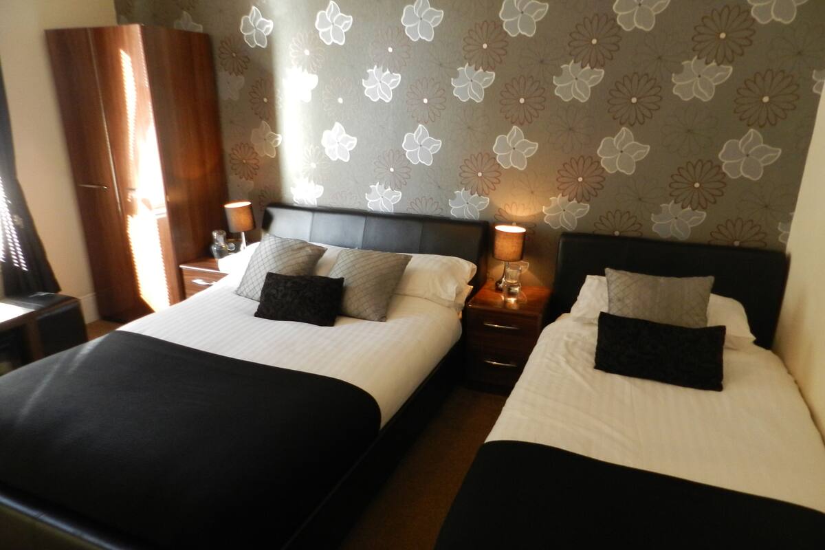 Suite, Shared Bathroom, Garden View (Room Only )