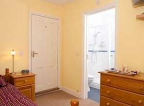 1 bedroom, premium bedding, desk, iron/ironing board