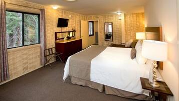 Chalet, 2 Bedrooms | Individually decorated, individually furnished, free WiFi, bed sheets