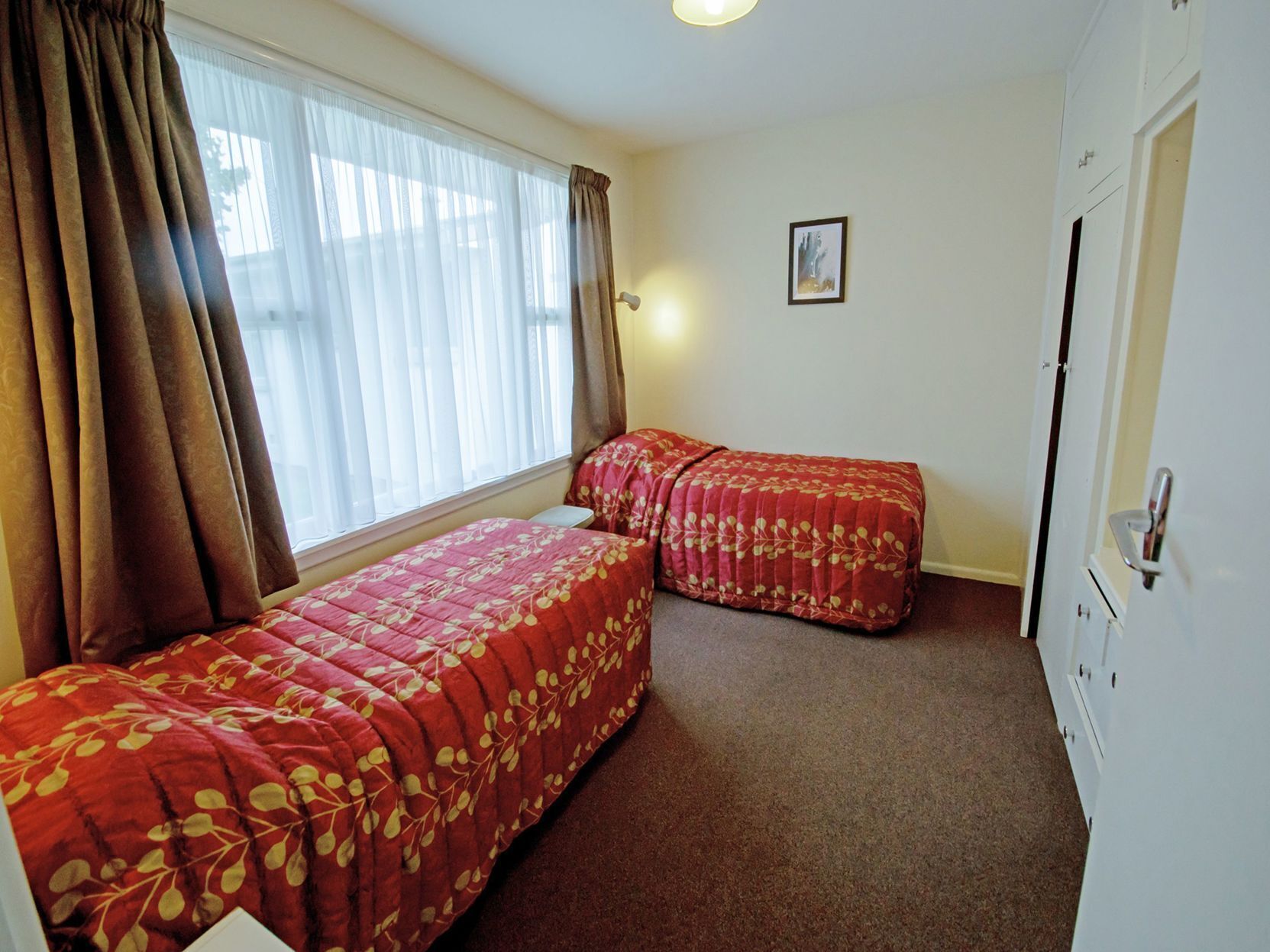 Blackout curtains, iron/ironing board, free cots/infant beds, free WiFi