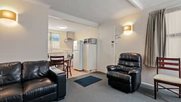 Suite familiar, 2 habitaciones | 2 habitaciones, cortinas blackout y tabla de planchar con plancha