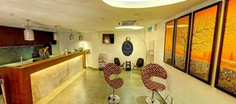 Hotel O Crossroads Hotel