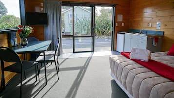 Large Kitchen Cabin (Shared Bathroom) | View from room