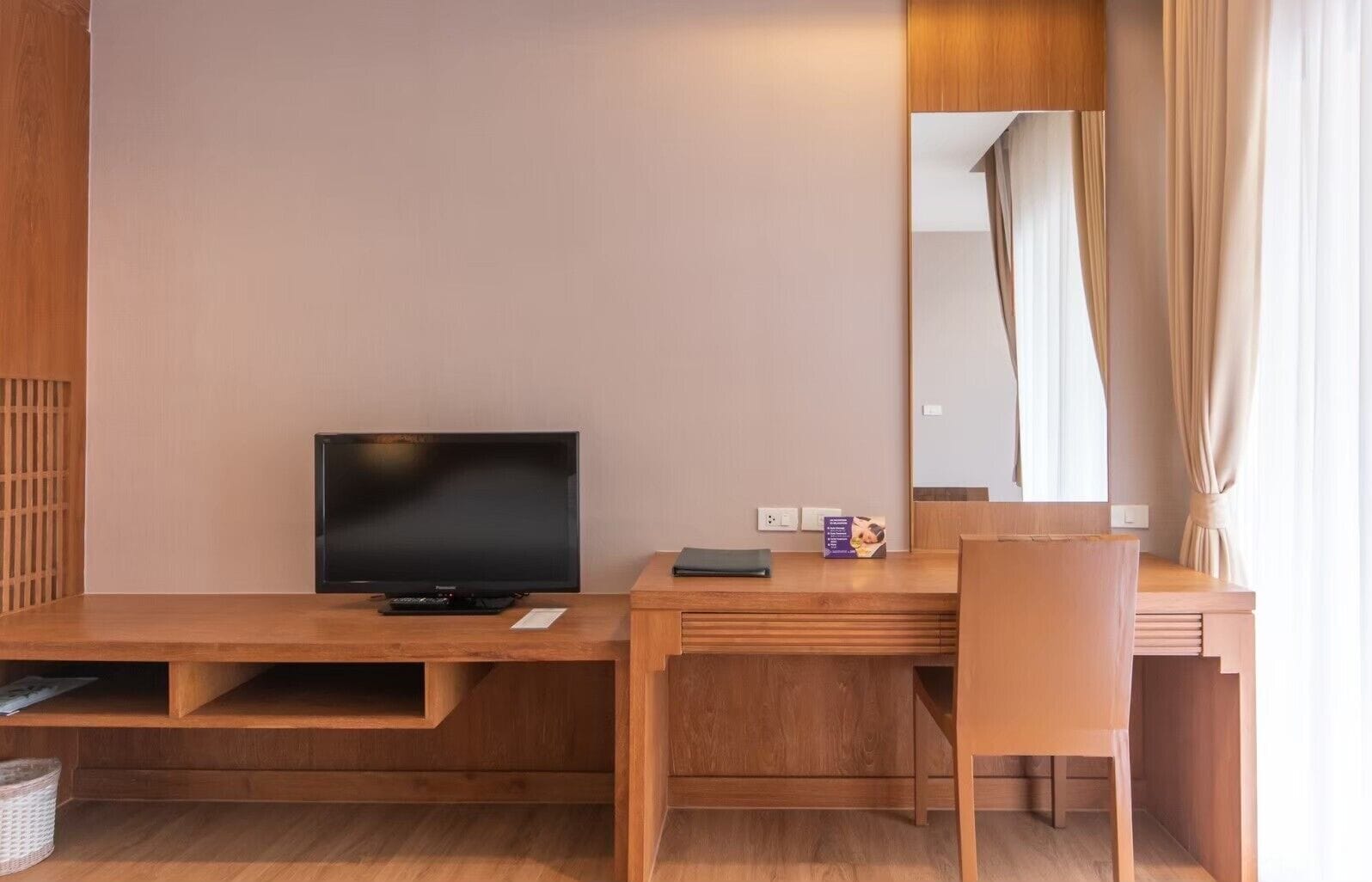 super deluxe room | 1 bedroom, minibar, in-room safe, blackout curtains