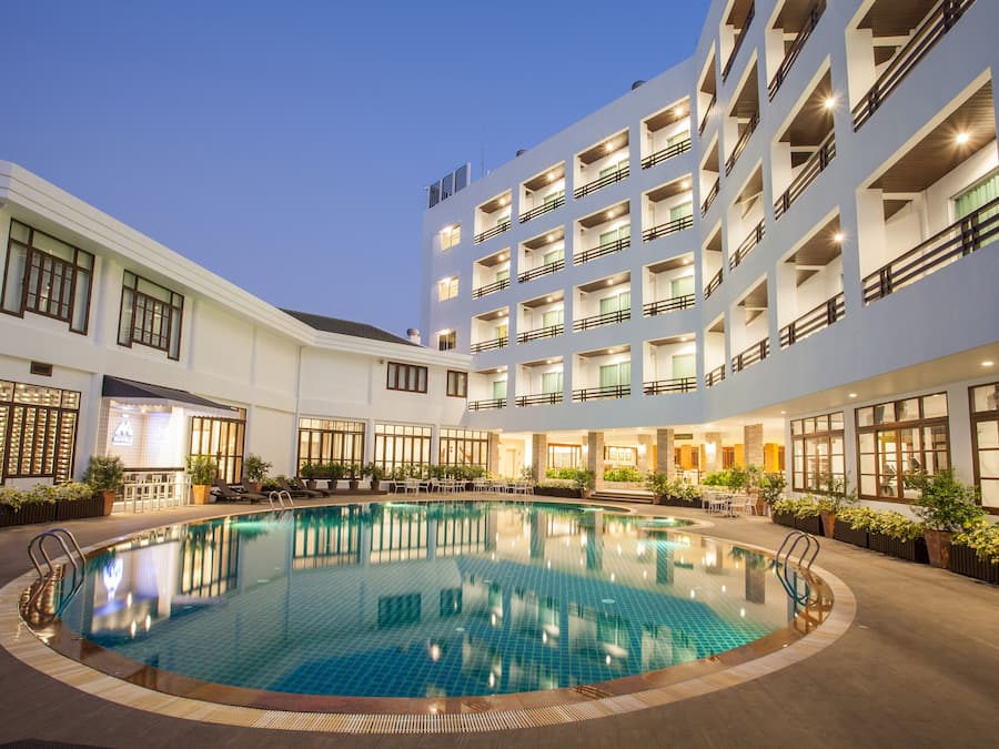 2 outdoor pools, pool umbrellas, pool loungers