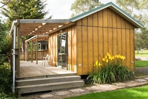 Eco Chalet | Terrace/patio - Russell - Orongo Bay Holiday Park (Russell)