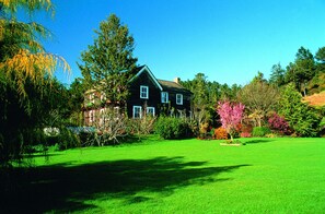 المنطقة المحيطة بالمنشأة